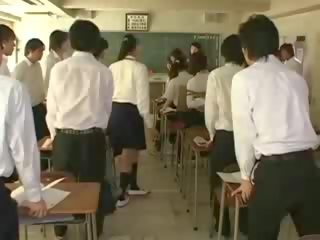 Japānieši fetišs pārdabiskas iela meitene
