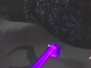 Wow kaj an električni orgazem! violet wand predvajanje!