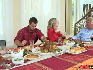 Trinn moms bang tenåringer - frekk familie thanksgiving