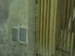 Webcam mov dalam ruang bawah tanah dengan ketat streetwalker menyumbatkan jari dan dubur dildo/ alat mainan seks
