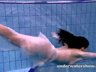Andrea סרטים נחמד גוף מתחת למים