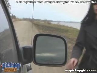 Sladko rjavolaska dobi udarec delo v na avto, entirely goli film