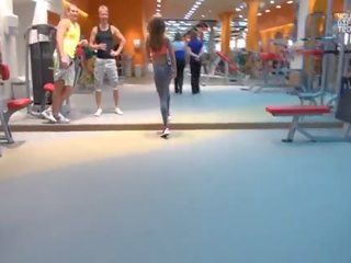 Anastasia sokolova im die fitnesscenter