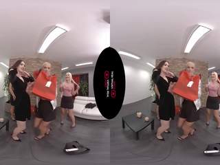 Virtualrealporn.com - 12 flickor av julen (red lag)