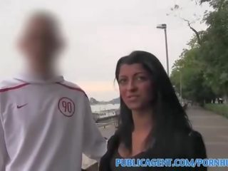 Publicagent očarujúce bruneta fucked v hotel ako ju bf čaká vonku