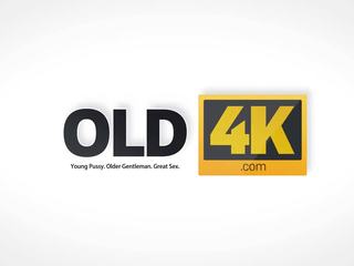 Old4k বাবা দেয় portion এর কাম থেকে আনন্দদায়ক খুকি.