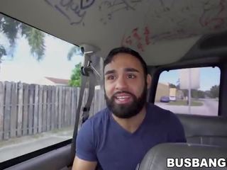 굉장한 큰 라티 속임수 으로 성적 자극 자동차 x 정격 비디오