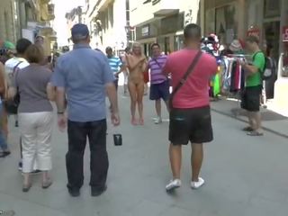 Pirang femme fatale jenny naked on publik jalan