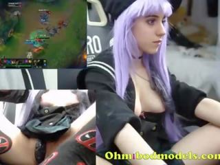 Gamergirl vaidina league apie legendos pirmas dalis