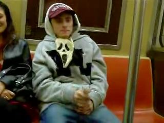 Verrückt junge abspritzen ab im die metro