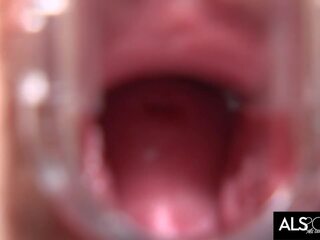 Faye runaway masturbates while gaping with speculum