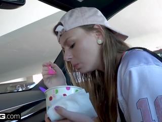 Tomboy tiener alex blake pov neuken in een auto