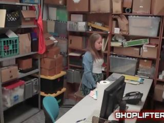 Shoplifting dcera brooke bliss dostane v prdeli